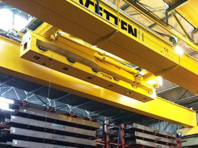 Automatikkran für automatisierte Materialflüsse