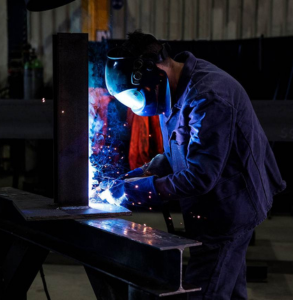 Stahlbau nach Maß – Fertigung und Konstruktion