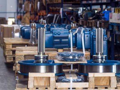 Kransteuerungen und Elektrik: Bedienkonzepte und Sicherheitseinrichtungen